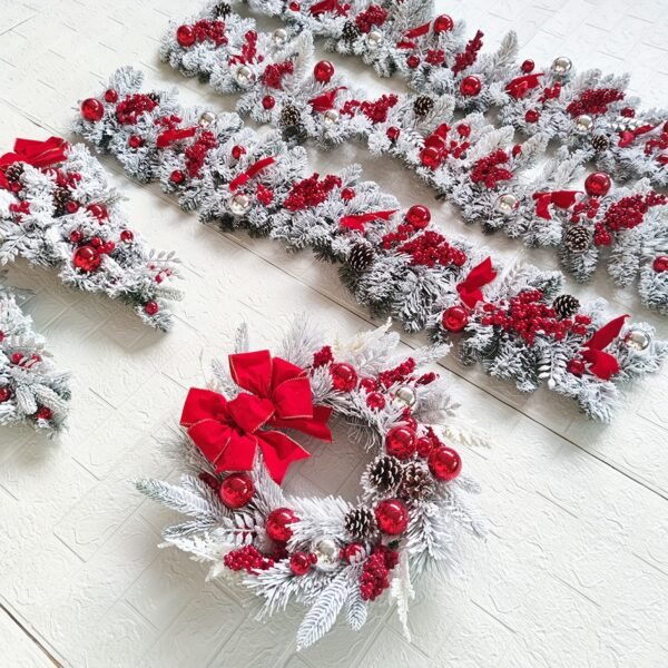 1pc Festive Christmas Garland Door Hanging - Artificial Snow Flocked Vine with Red Berries and Ornaments, Plastic and Rattan Holiday Wreath Decoration, No Feathers, Non-Electric - 图片 7